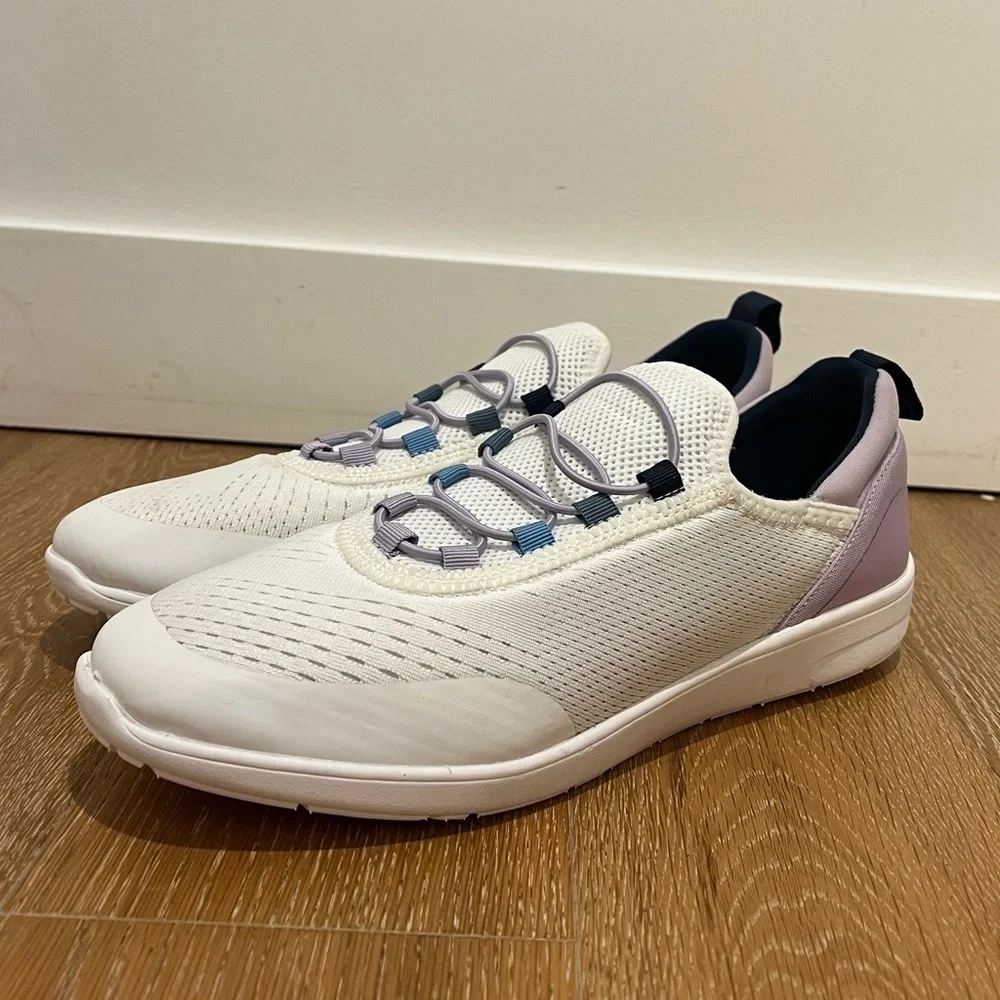 Kelly & Katie Vebony slip on sneakers gently worn